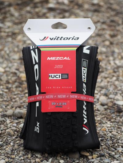 Vittoria Pneu Mezcal 29x2.35 TLR schwarz UCI Rainbow Edition  Produktbild 3