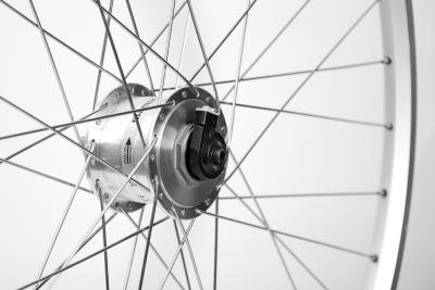 Laufrad vorne 28" 622x19 Nabendynamo DH3D32AA 100mm 6-Loch QR silber  Produktbild 2