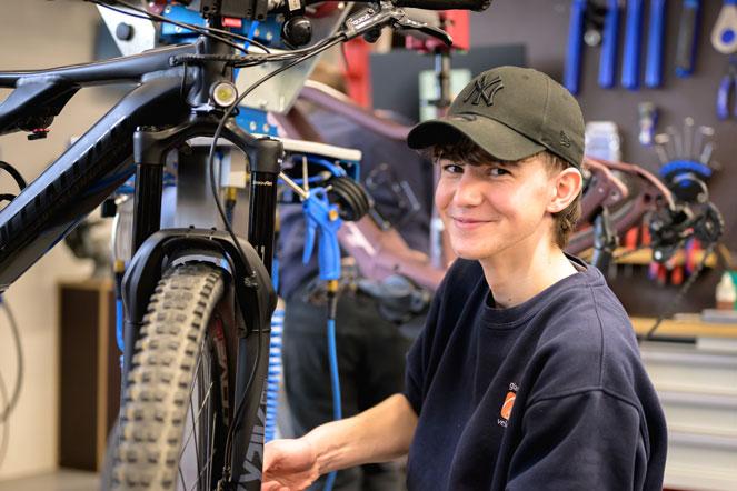  - Velothek AG B&uuml;tschwil