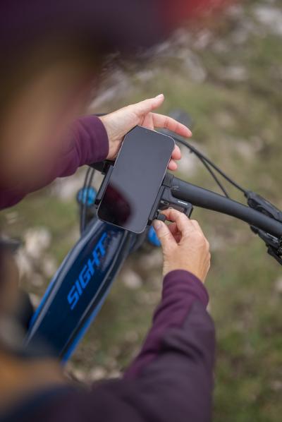 SP Connect Universal Charging Phone Clamp SPC+ inkl. USB Kabel 15W schwarz  Produktbild 11