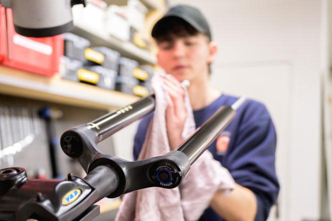  - Velothek AG B&uuml;tschwil