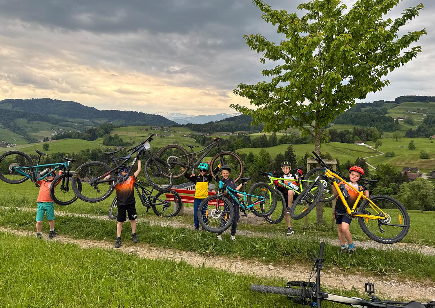  - Velothek AG B&uuml;tschwil